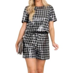 Molly Bracken Lili Sidonio ELF929AAH SILVER SEQUIN SHORTS, Size XS